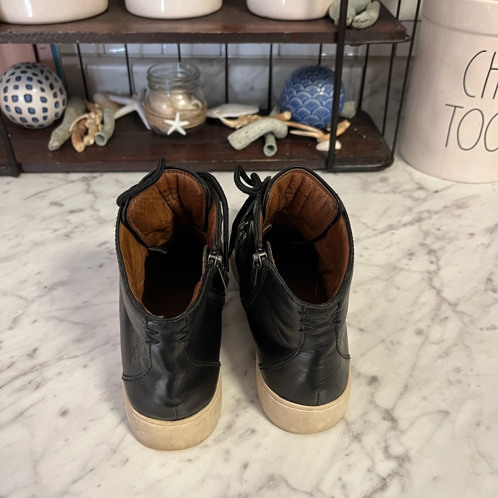 Frye Leather women’s ankle boot - Picture 4 of 7